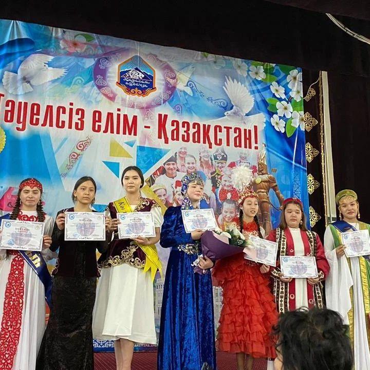 "Қыздар көктем гүлі"