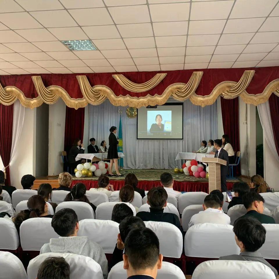 Мектеп президентін сайлау.