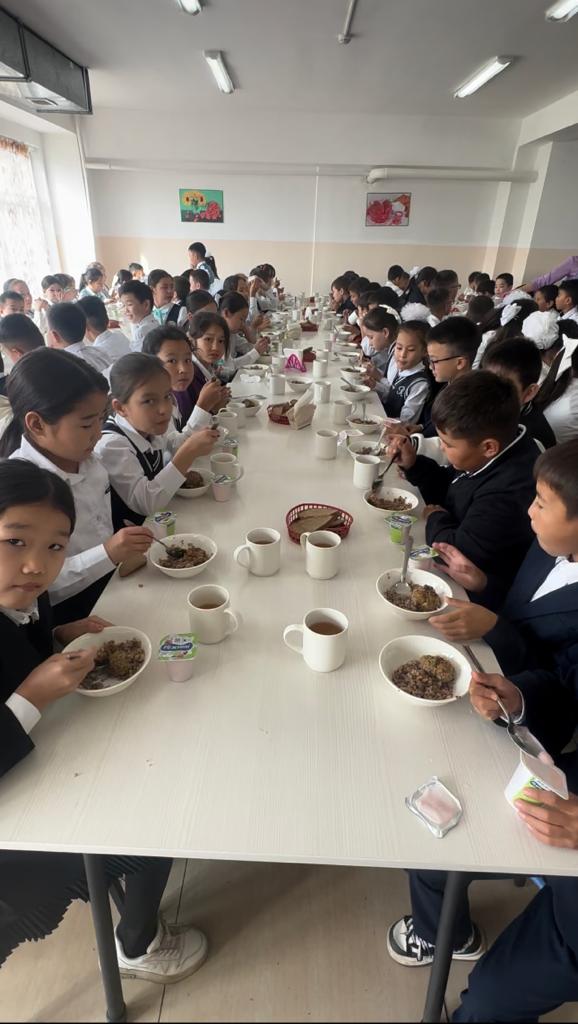 Дүйсенбі күнгі ас мәзірі.